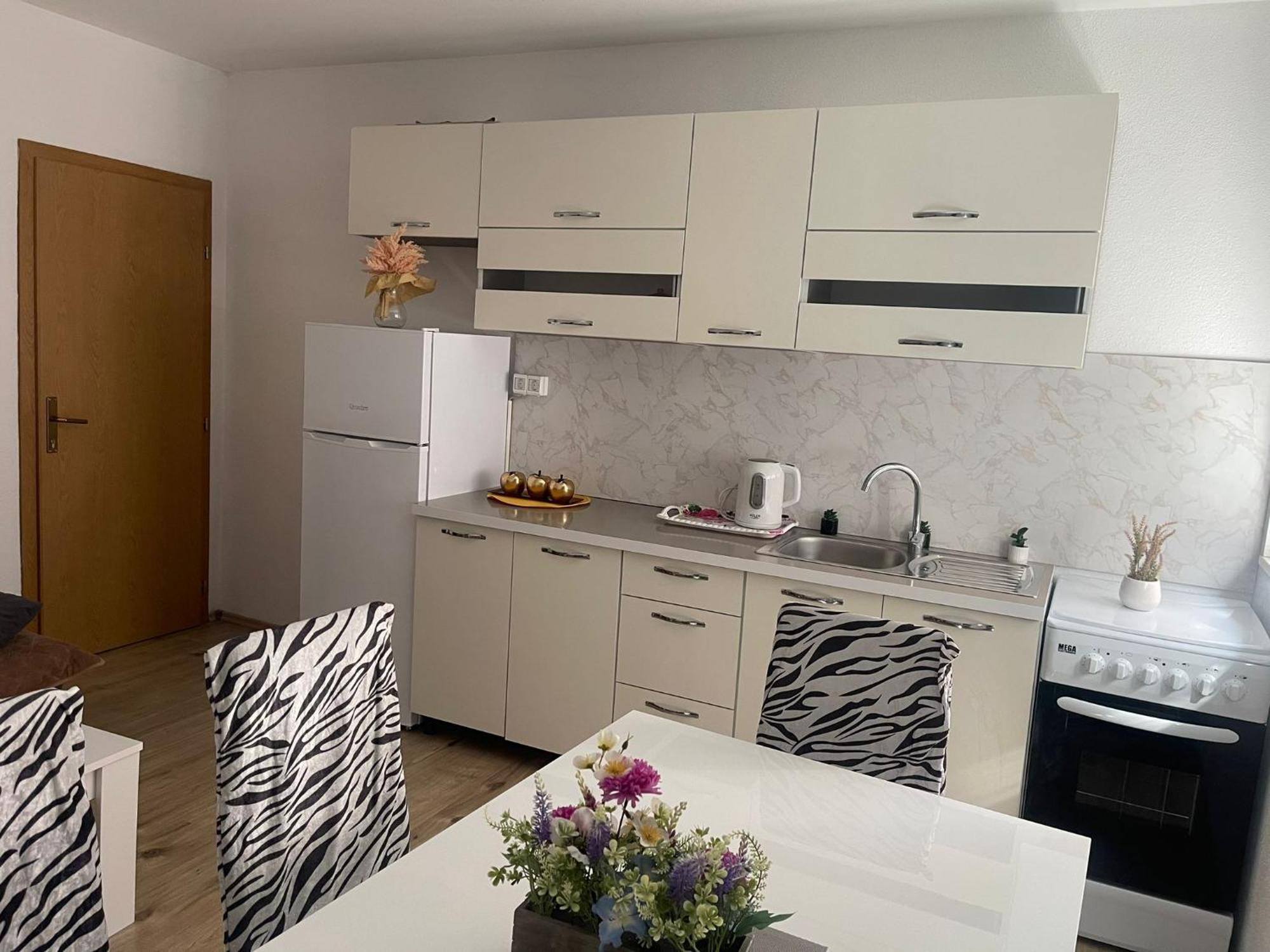 Apartmani Zuti Neum Exterior photo
